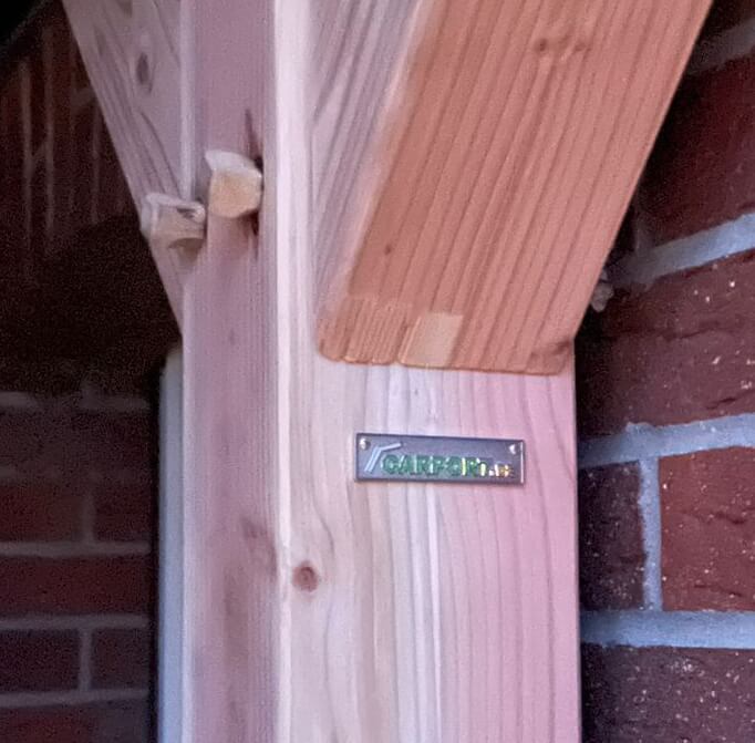 Carport.de Logo am Pfosten
